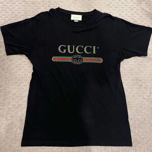 Authentic Gucci Black Tee with Iconic Logo